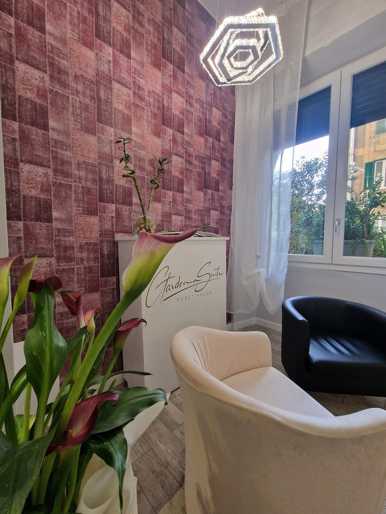 Gardenia Suite 15/25