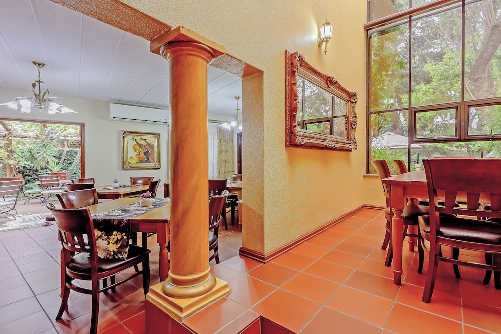 Sunward Park Guesthouse 34/50