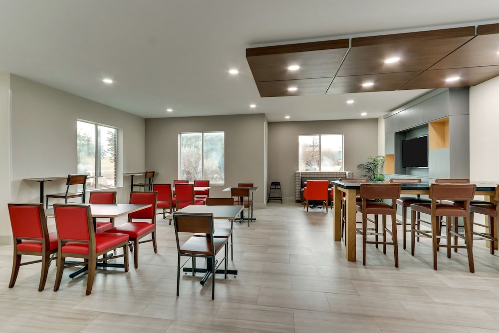 Holiday Inn Express Hotel Suites Waxahachie 55/74