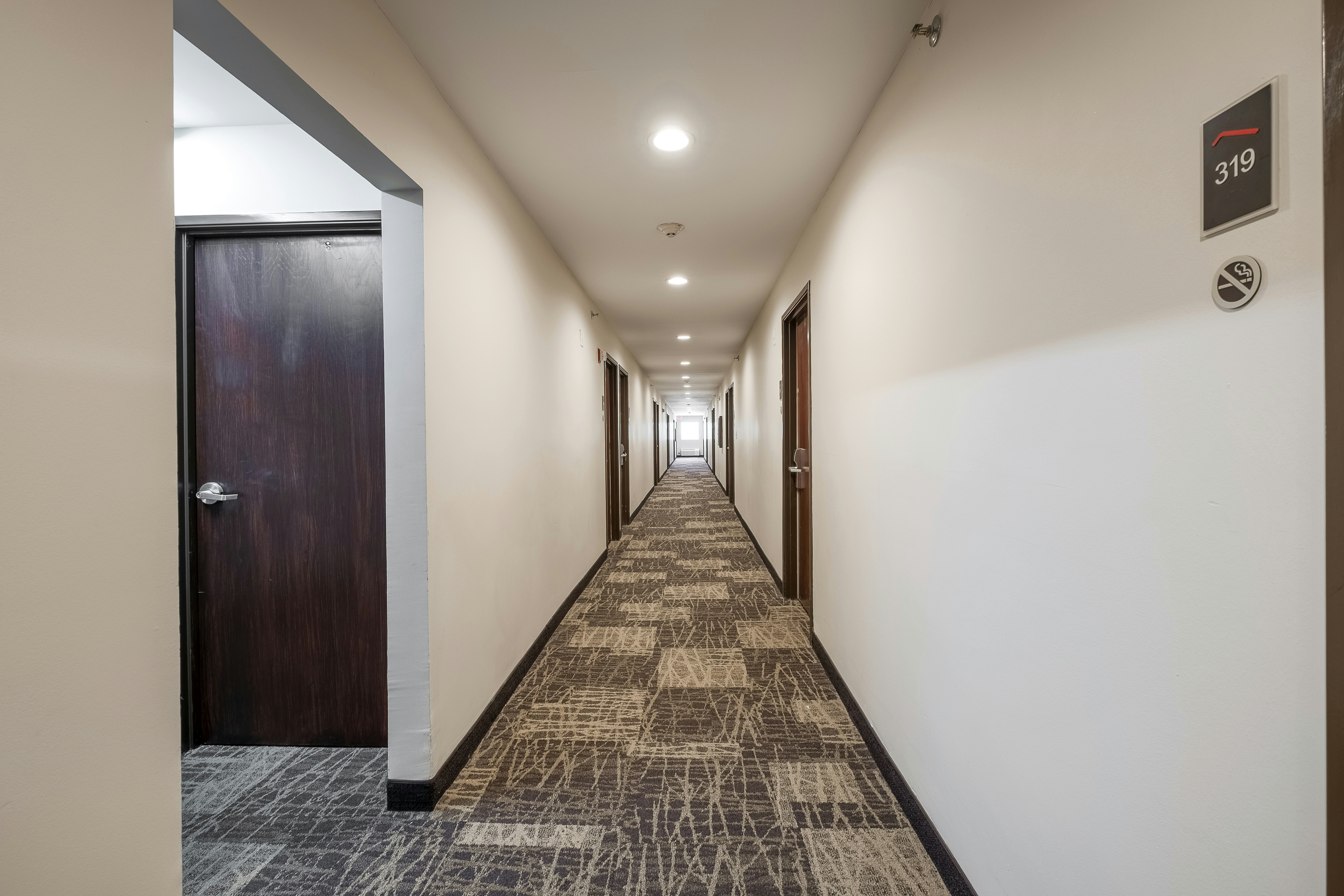 Spark by Hilton Sulphur 15/20