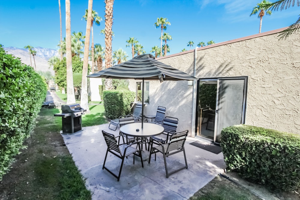 Desert Isle Of Palm Springs 43/50
