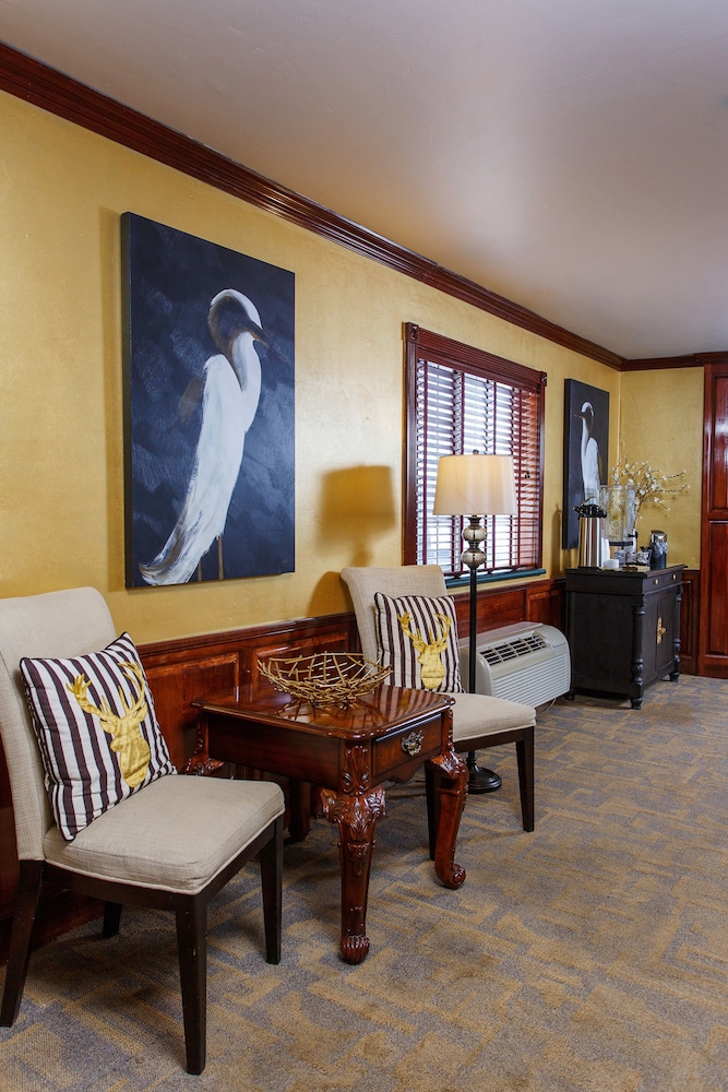 Hotel J Green Bay Formerly Airport Settle Inn 46/72