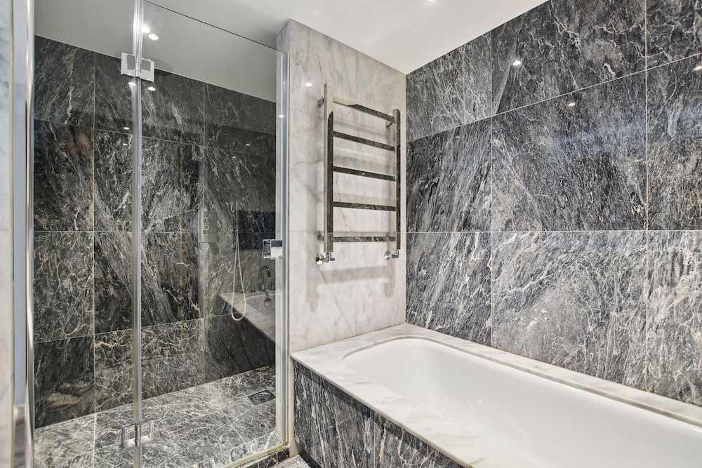 Buckingham Palace Residences by Aeria Apartments 45/45