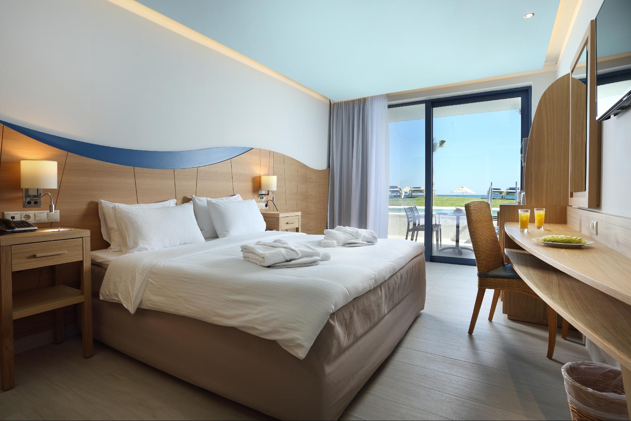 Suite, Sea Front, Pool Access