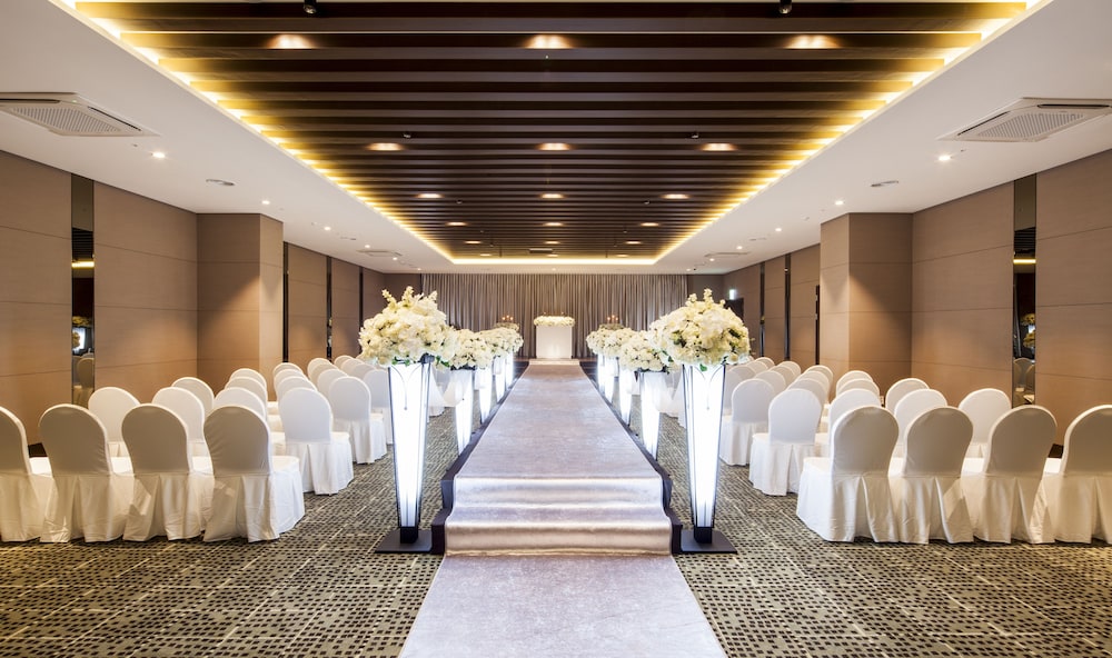 HOTEL THE BORN JEJU 28/48
