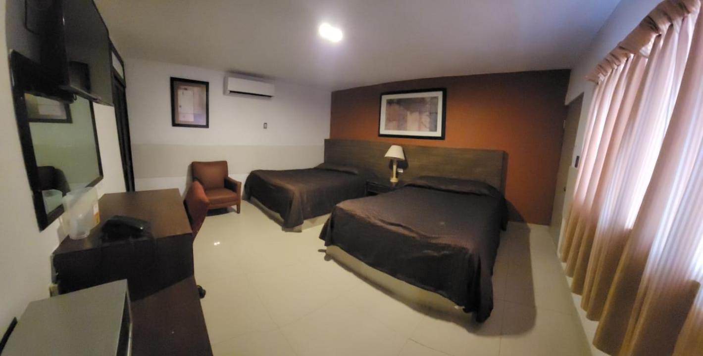 Hotel Villa del Sol Chihuahua 22/35