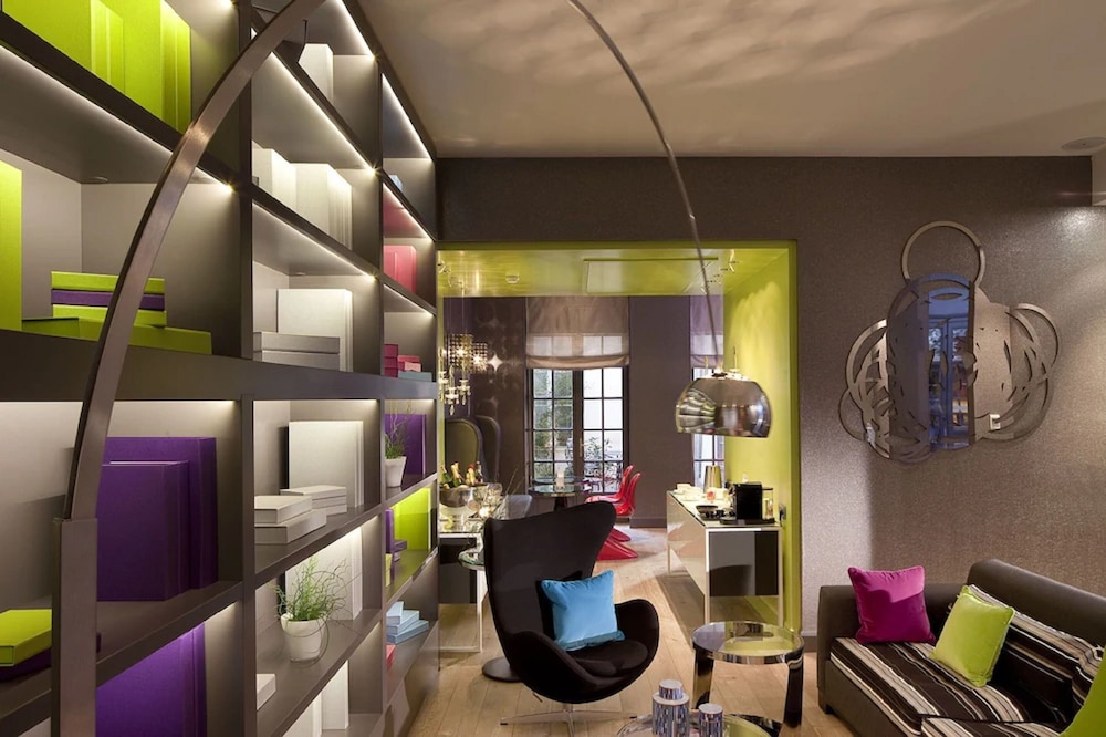 Hotel Le Petit Paris 50/63