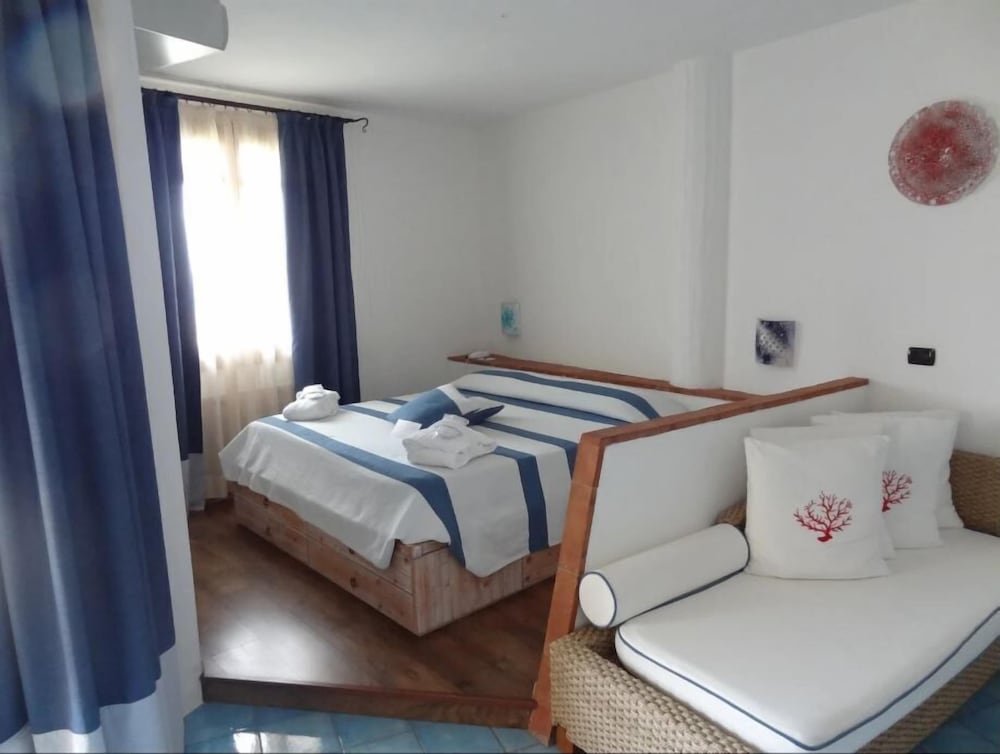 Hotel Resort And Spa Baia Caddinas 13/50