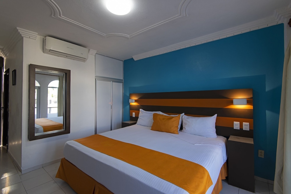 Hotel Fiesta Mexicana Manzanillo Ex Club Fiesta Mexicana Beach 11/50