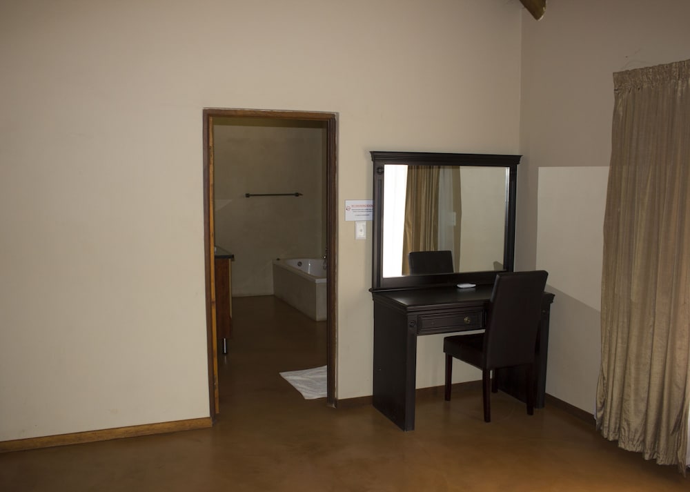 Thabaledi Game Lodge 8/50