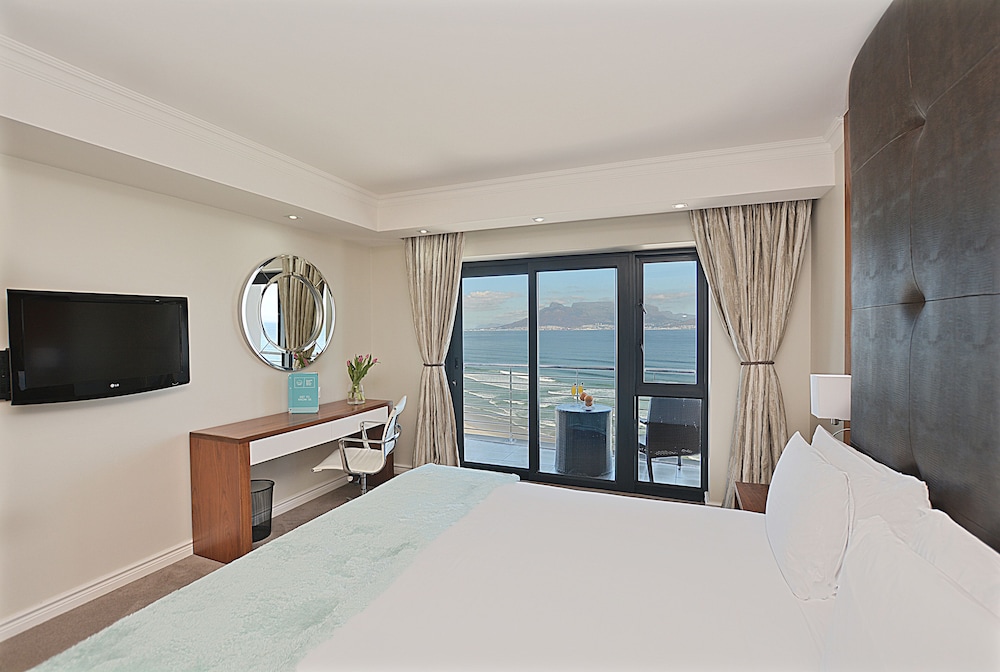 Blaauwberg Beach Hotel 40/100