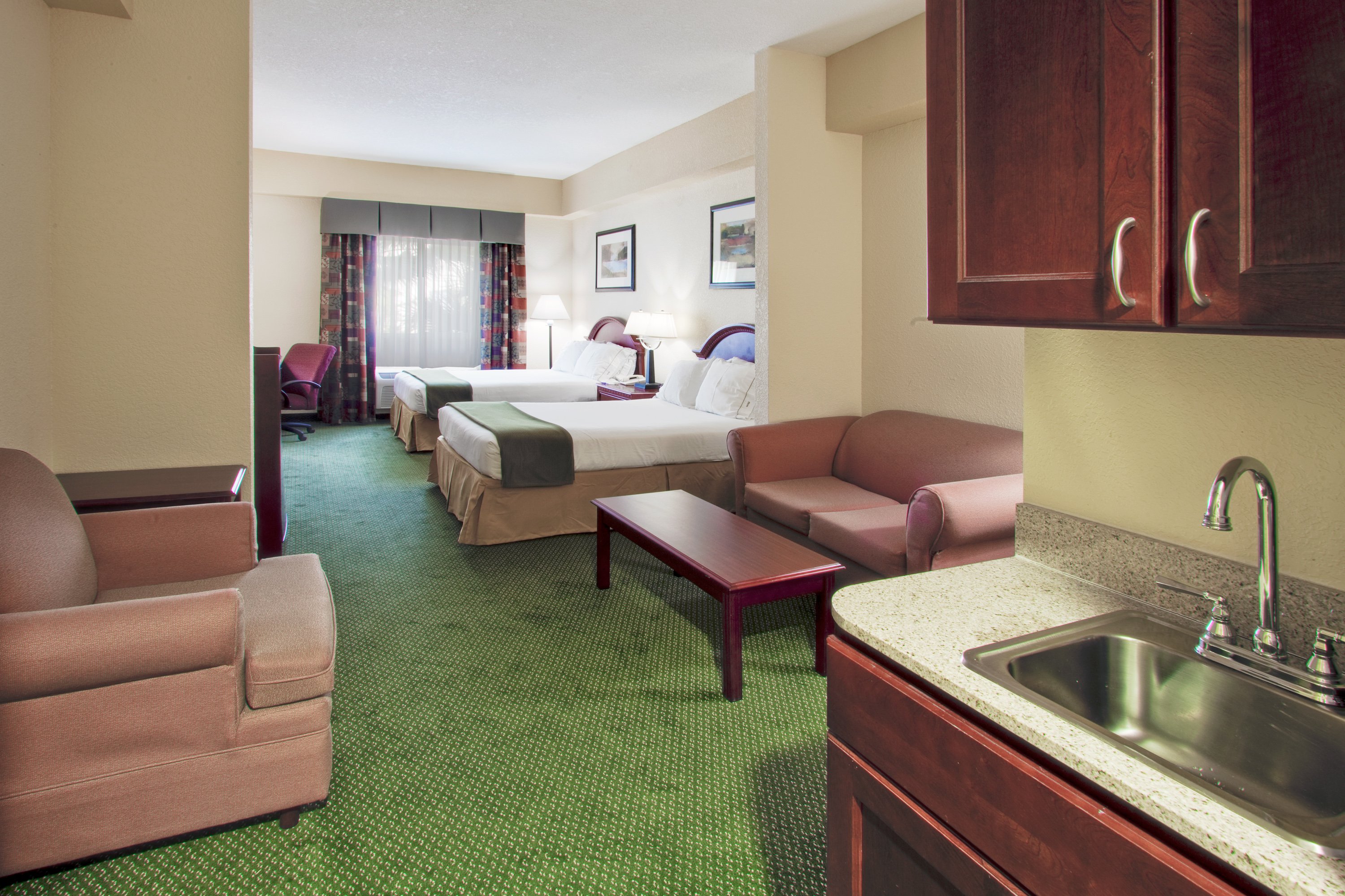 Holiday Inn Express West Palm Beach Metrocentre 57/74