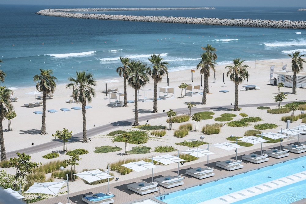 Nikki Beach Resort and Spa Dubai 11/81