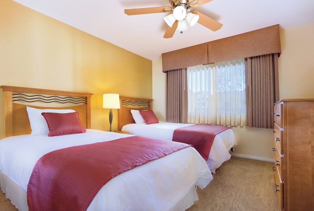 2 BEDROOMS, CONDO, KITCHEN