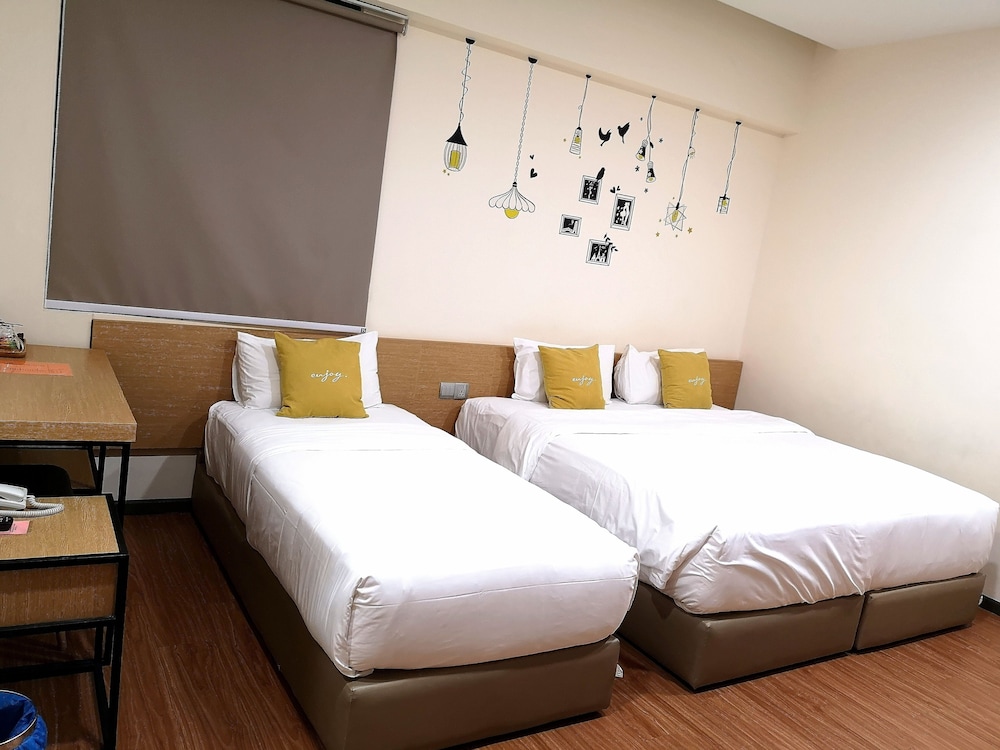 Qlio Hotel 7/41