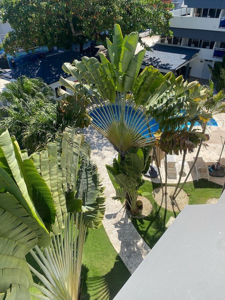 New Garden Hotel 46/59