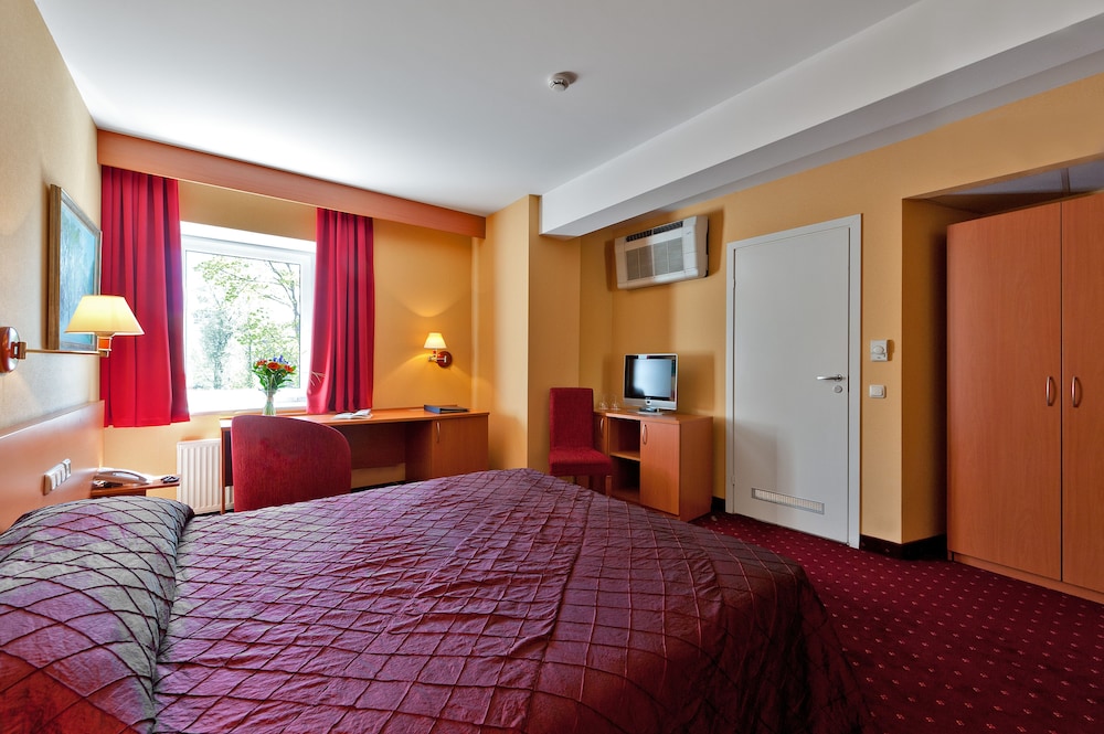 Business, Double Bed