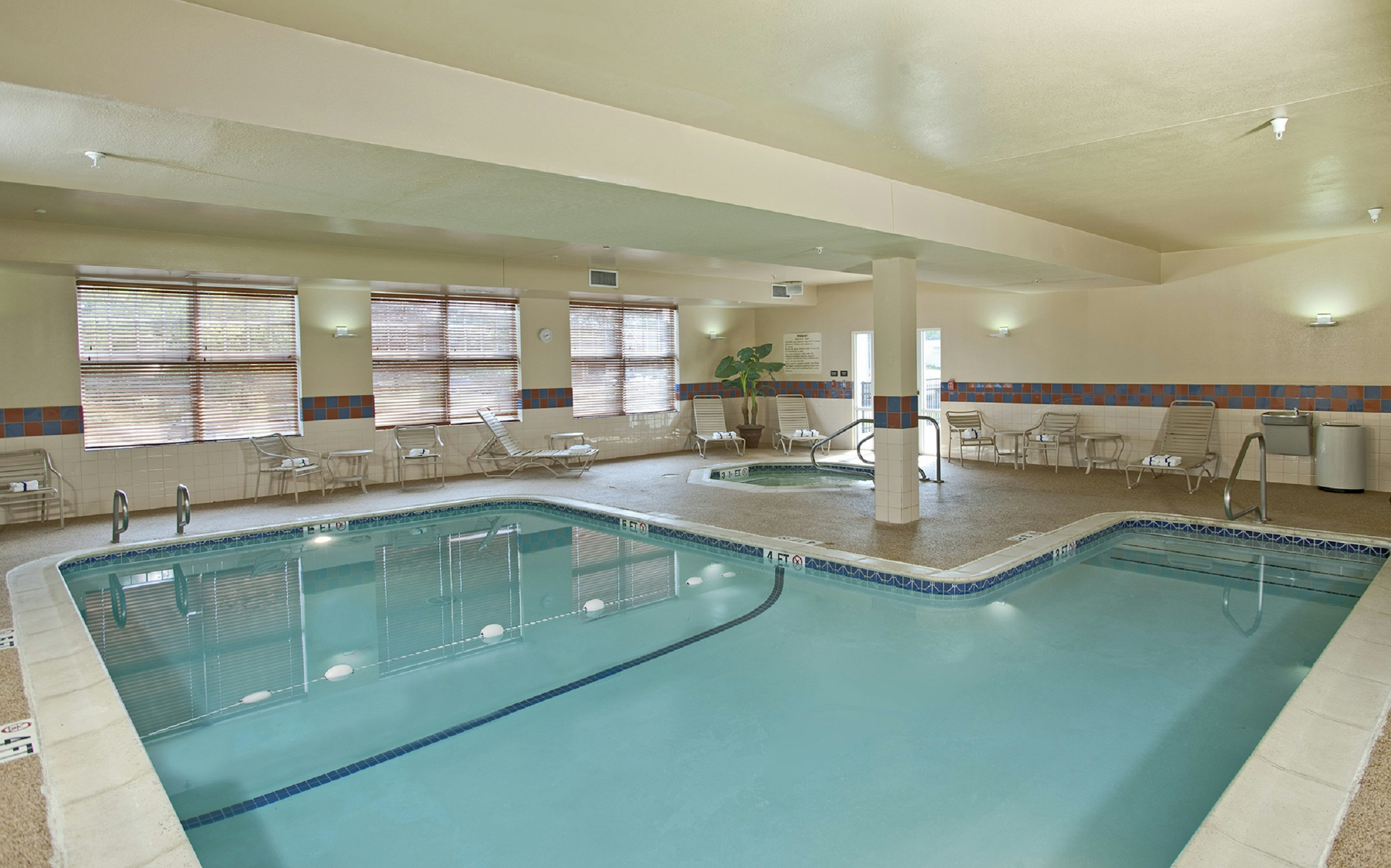 Hampton Inn & Suites Rockland 47/81