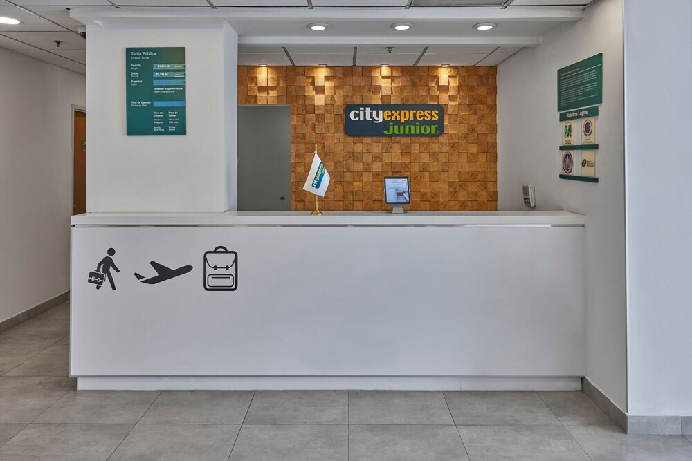 City Express Junior by Marriott Toluca Aeropuerto 4/50