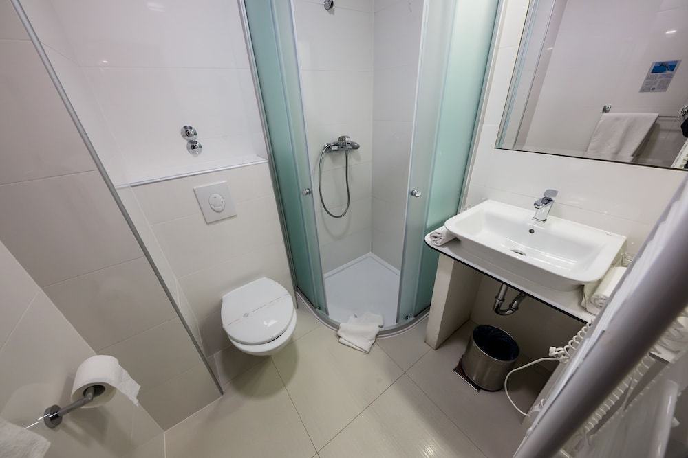 Hotel Sveti Kriz 23/65
