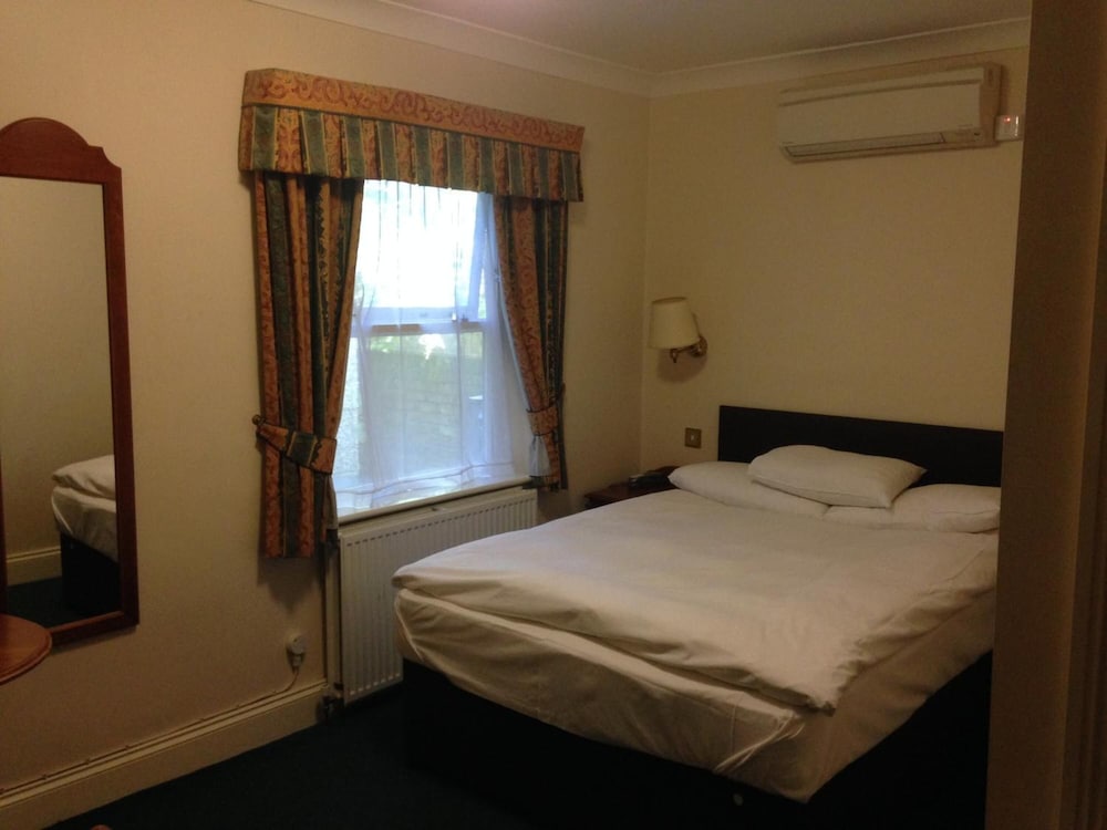 Abbey Lodge Hotel 11/40