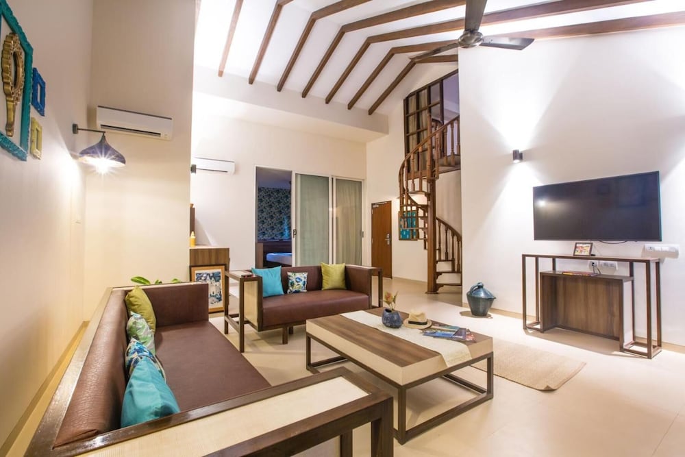 Acron Waterfront Resort 61/80