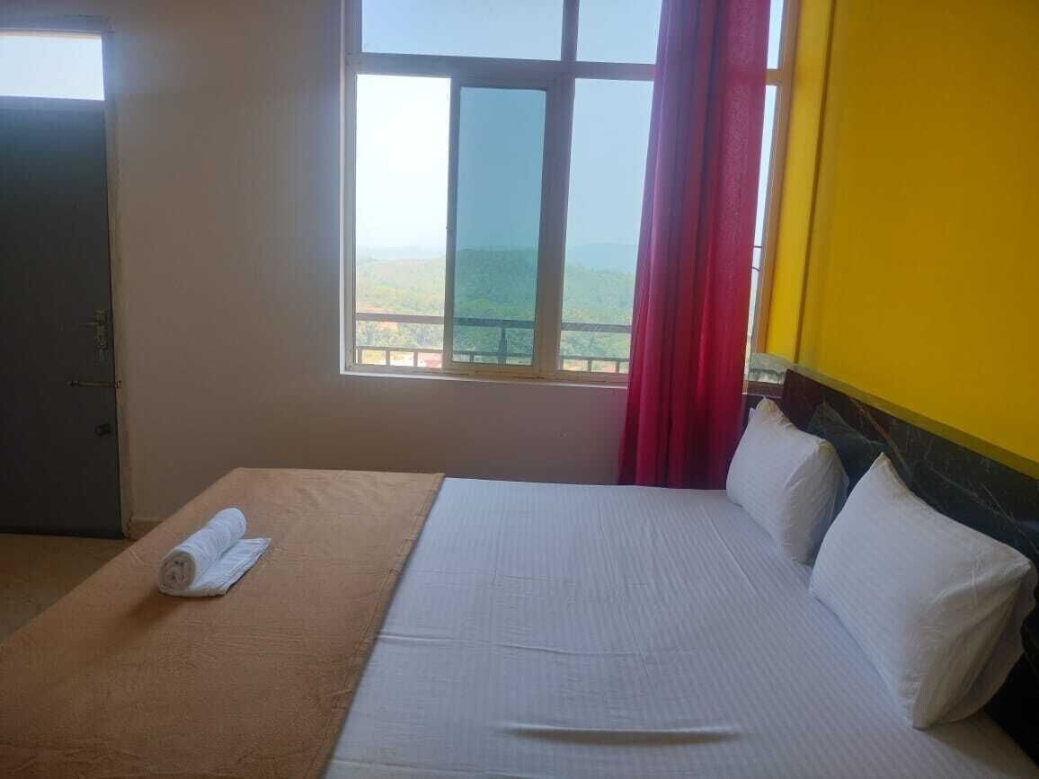 Deluxe, Double Bed
