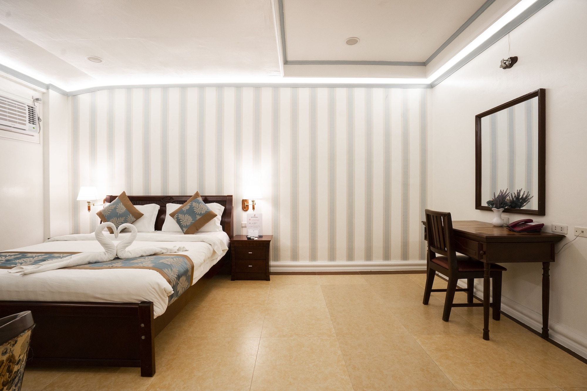 1 BEDROOM, DELUXE