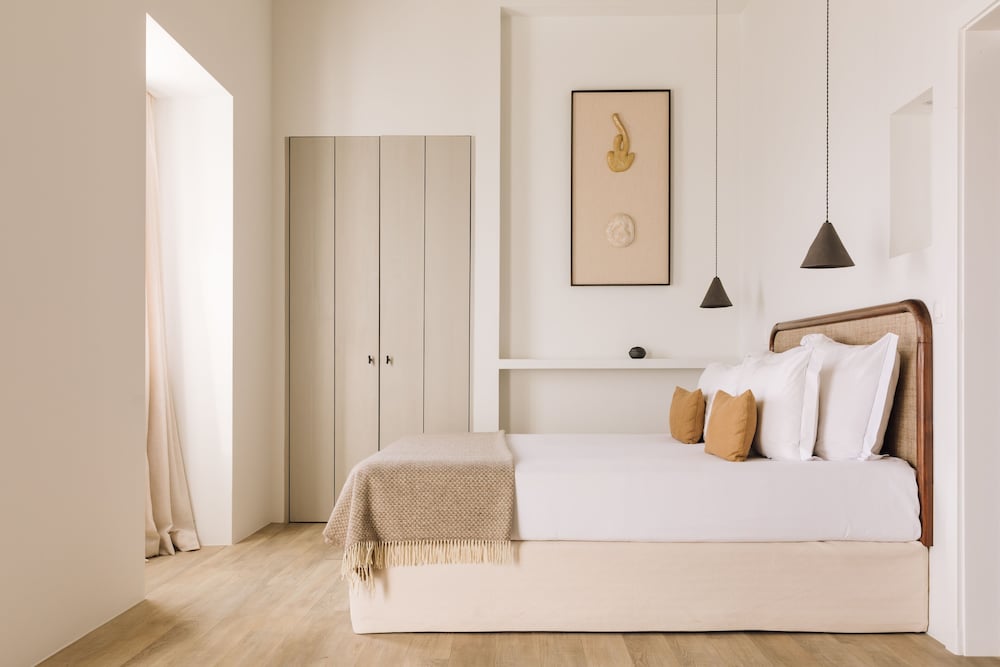 White Exclusive Suites And Villas 16/38