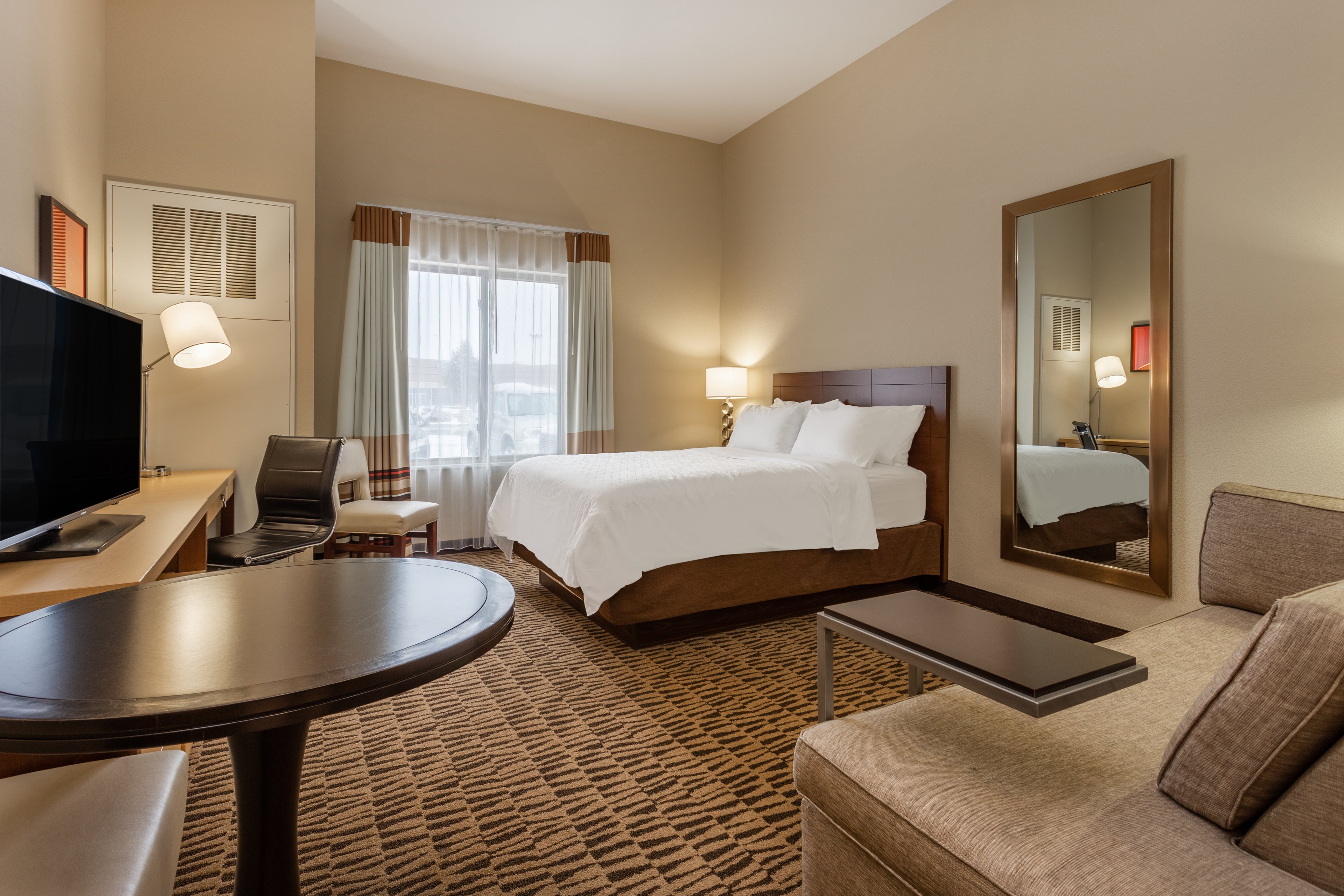 جناح استوديو بسرير كوين لذوي الإعاقة، Hawthorn Suites By Wyndham Fargo 2/3