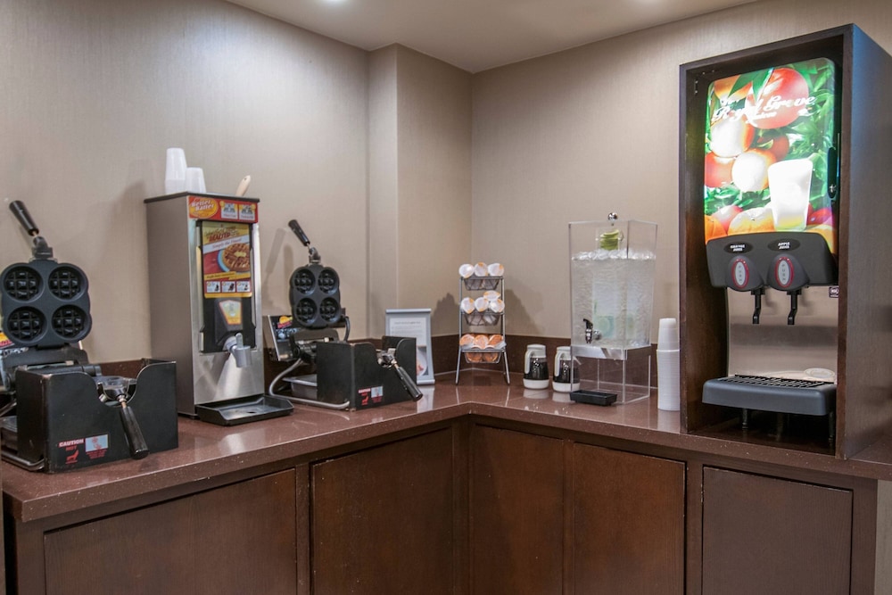 Fairfield Inn Suites Dallas Dfw Airport South Irving 40/46
