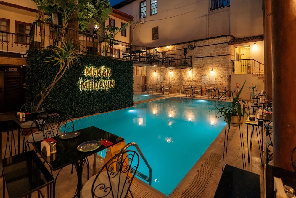 Mediterra Art Hotel 46/50