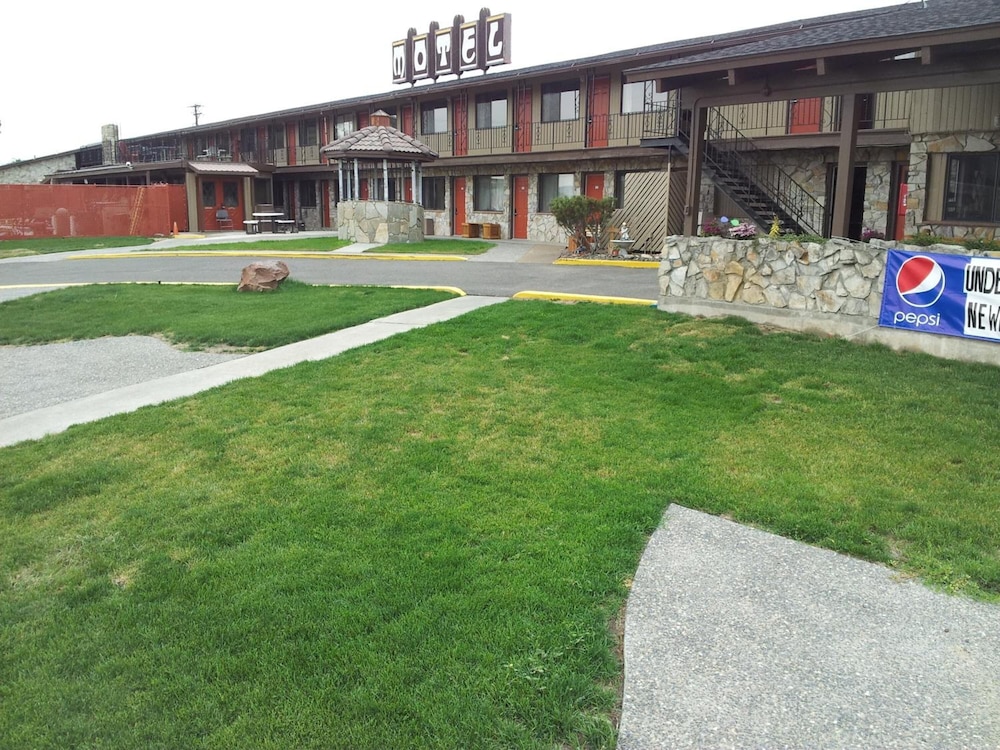 Richland Inn And Suites 31/32