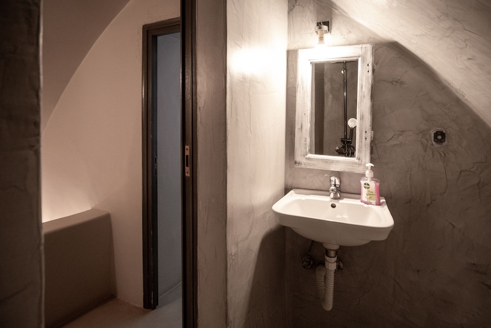 Alafouzou Cave Loft 37/38