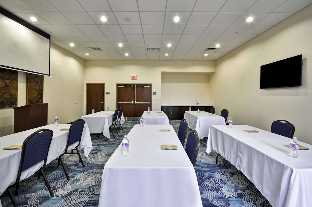 HOMEWOOD SUITES BY HILTON NEW BRAUNFELS 57/81