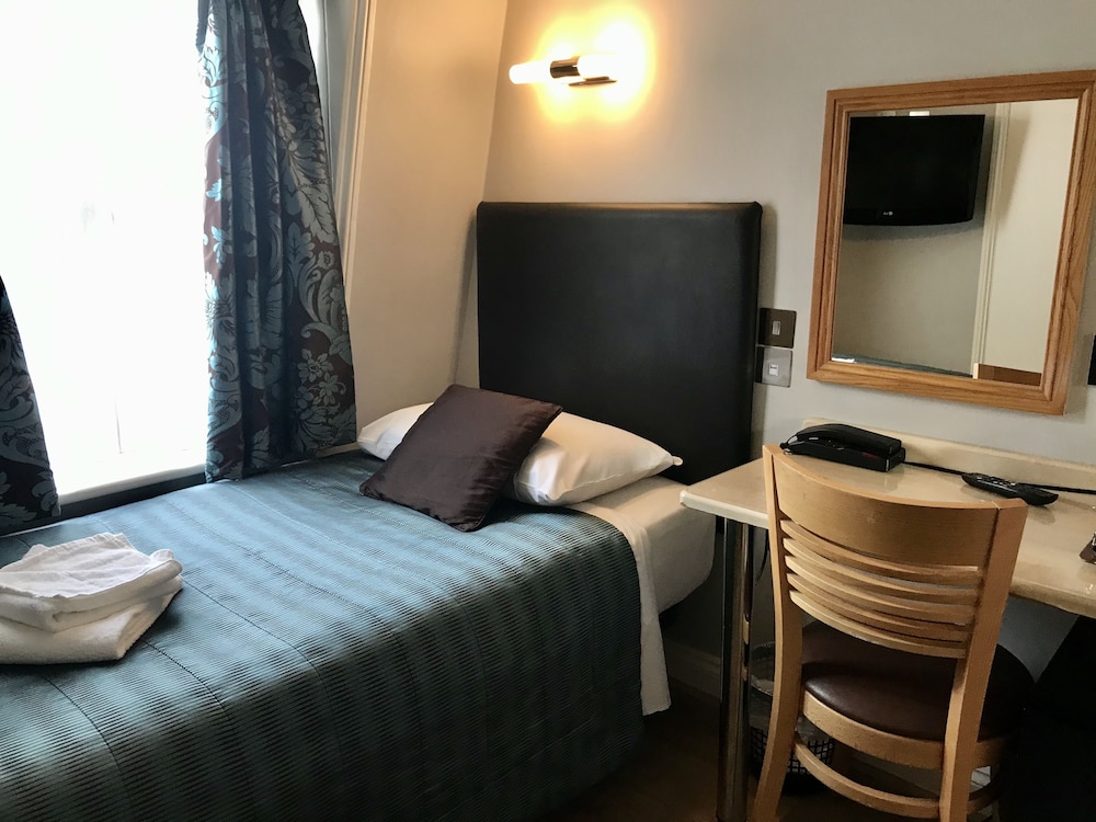 Rhodes Hotel 28/66