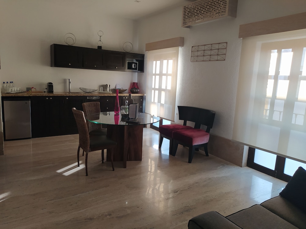 Doña Urraca Hotel &amp; Spa 55/67