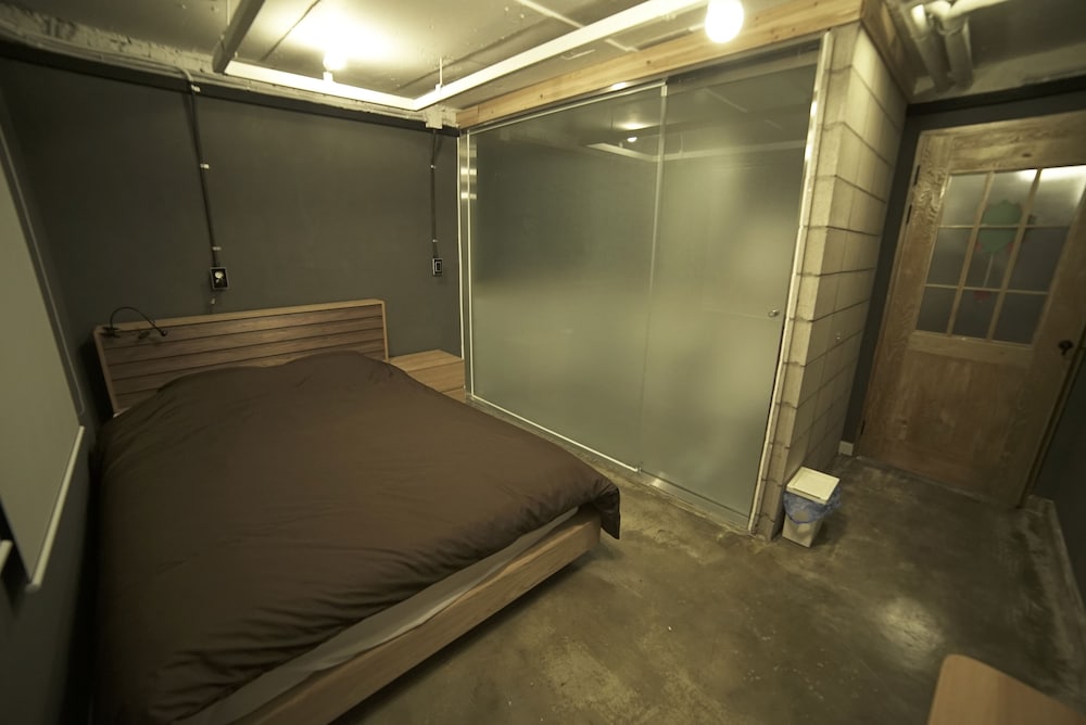 That House - Hostel 23/57