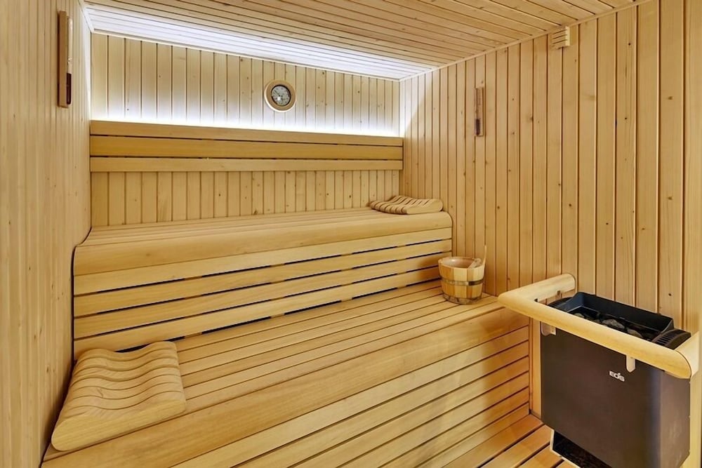 swimming pool spa