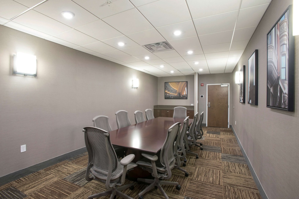 Hampton Inn Suites Cincinnati Kenwood Oh 41/43
