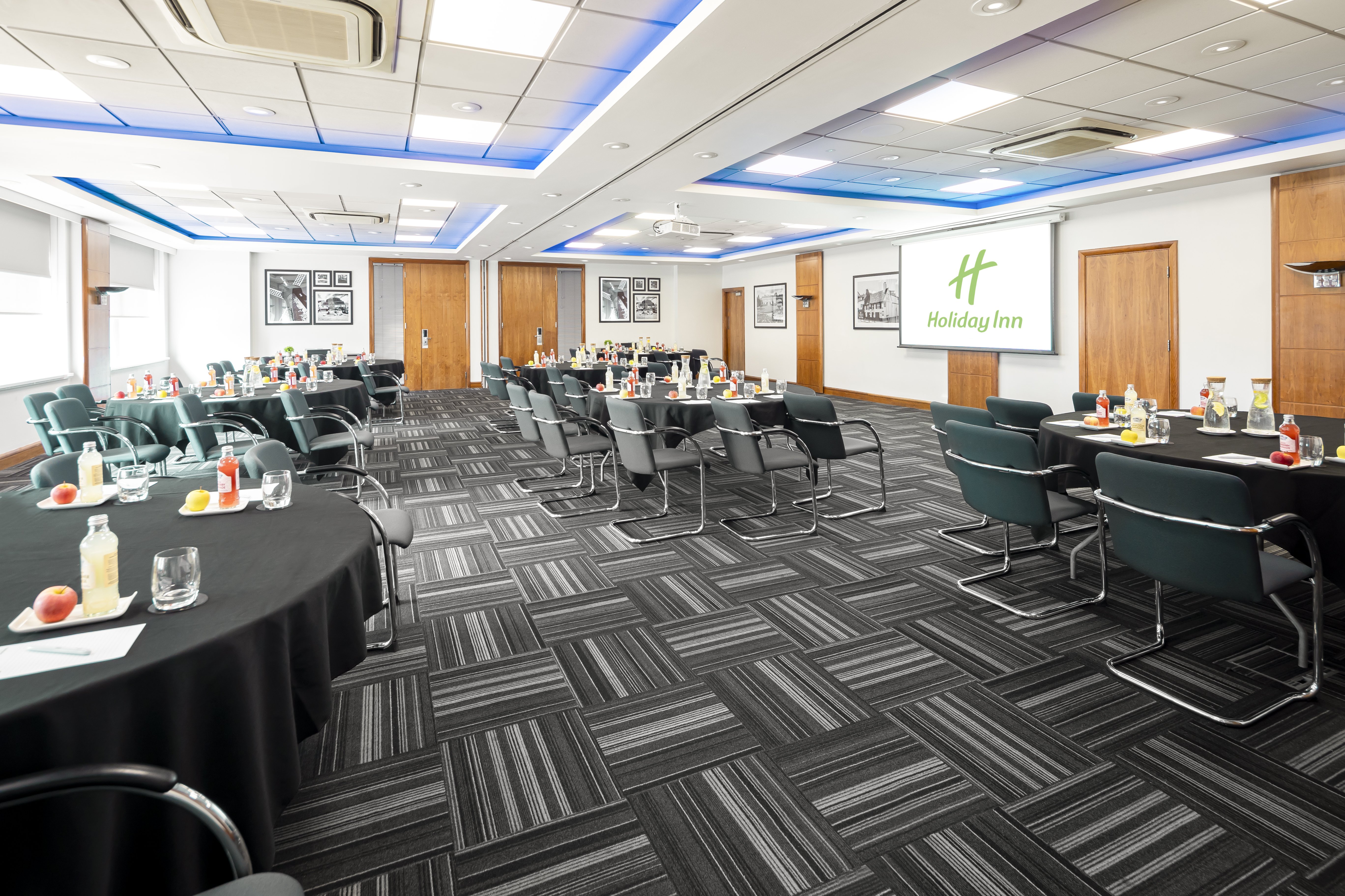 Holiday Inn High Wycombe M40 Jct. 4 56/59