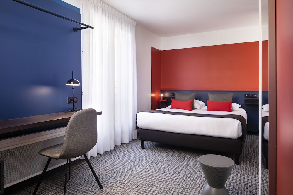 Hotel Le Bugatti 17/64