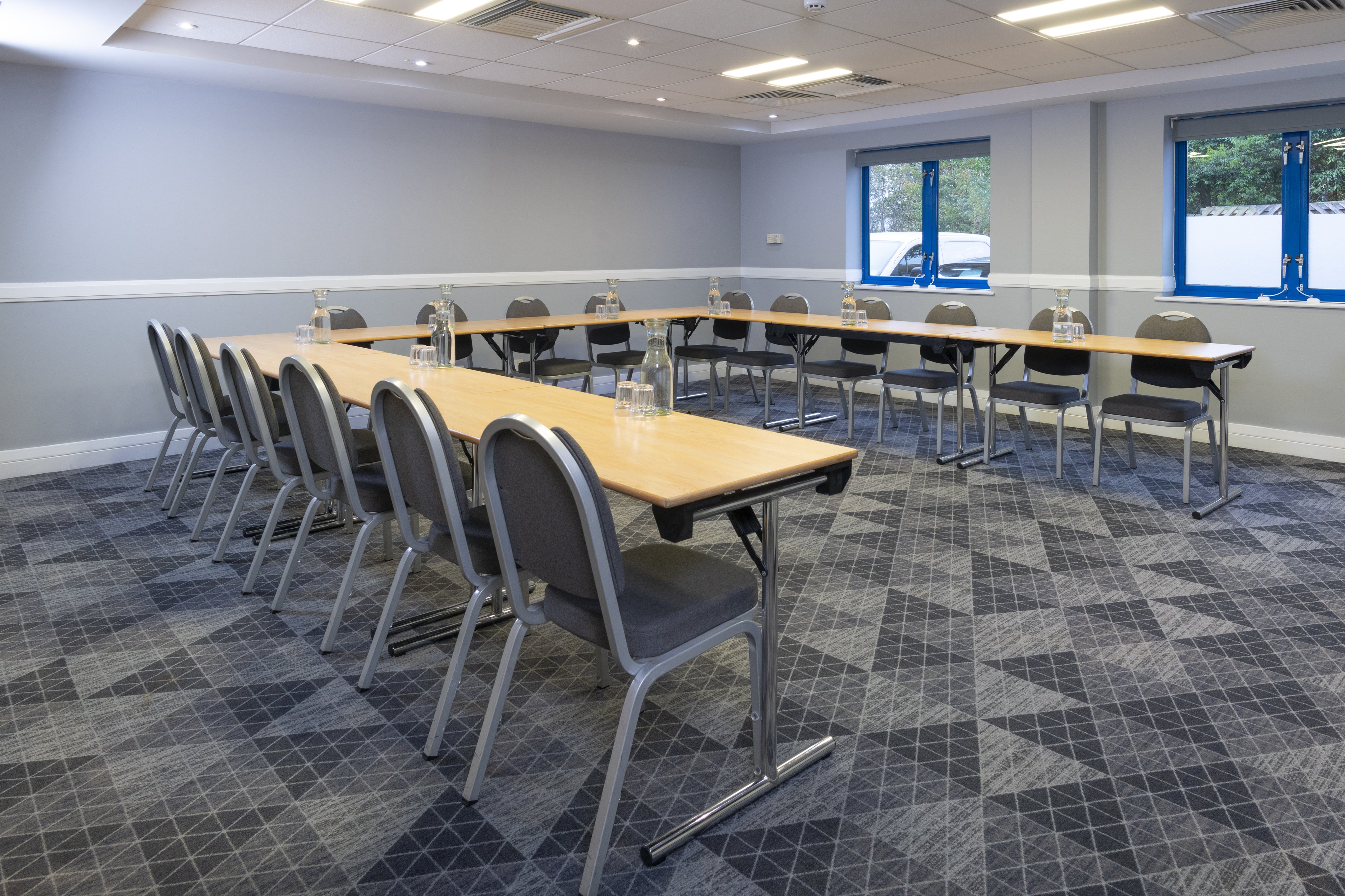 HOLIDAY INN EXPRESS BIRMINGHAM NEC 68/73