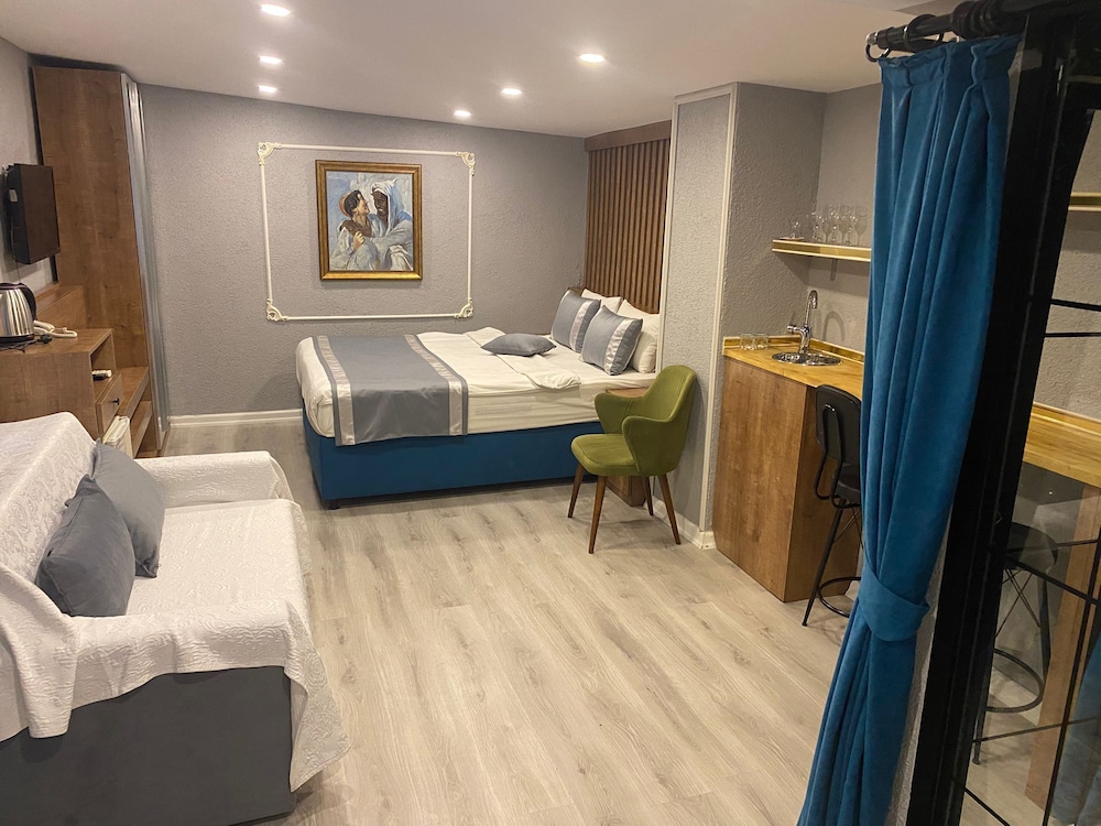 Junior Suite, City View
