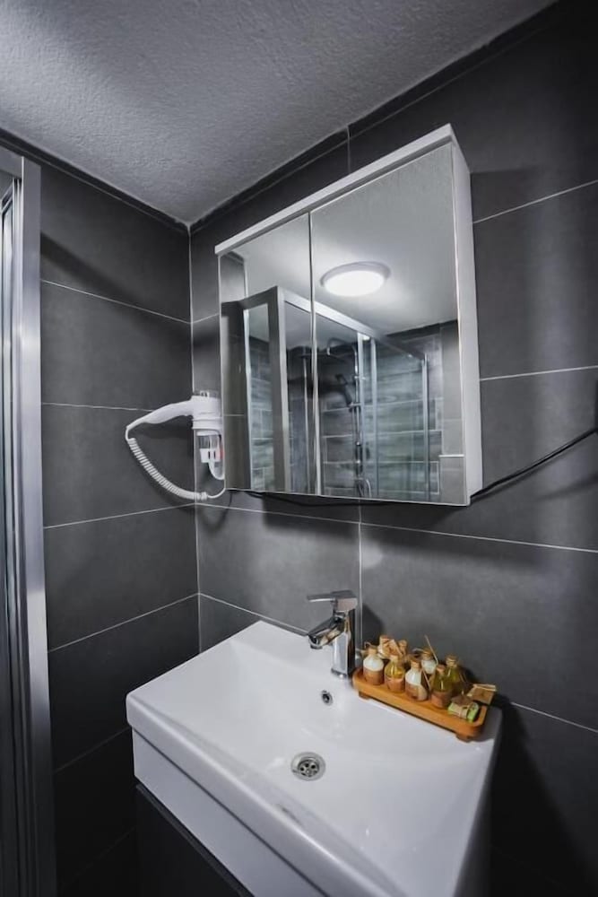 Grand Ozer Hotel 20/20