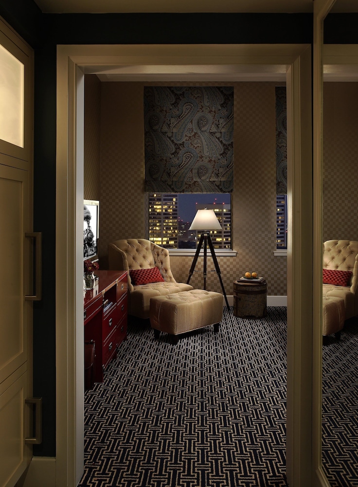 Kimpton Hotel Monaco Baltimore Inner Harbor 52/82