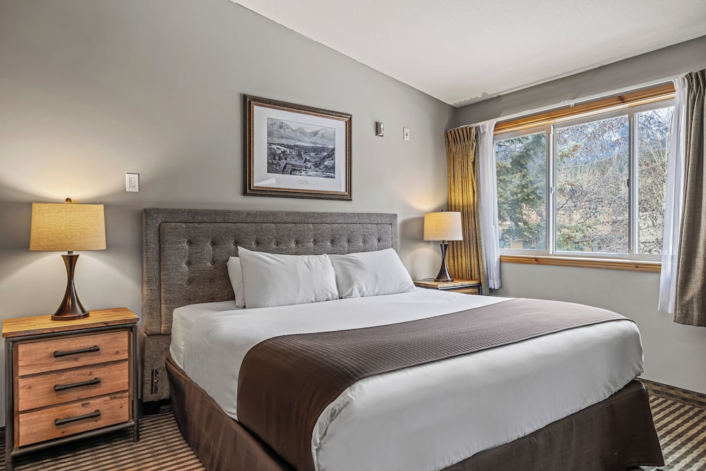 Suite, King Bed, Mountain View, Hot Tub