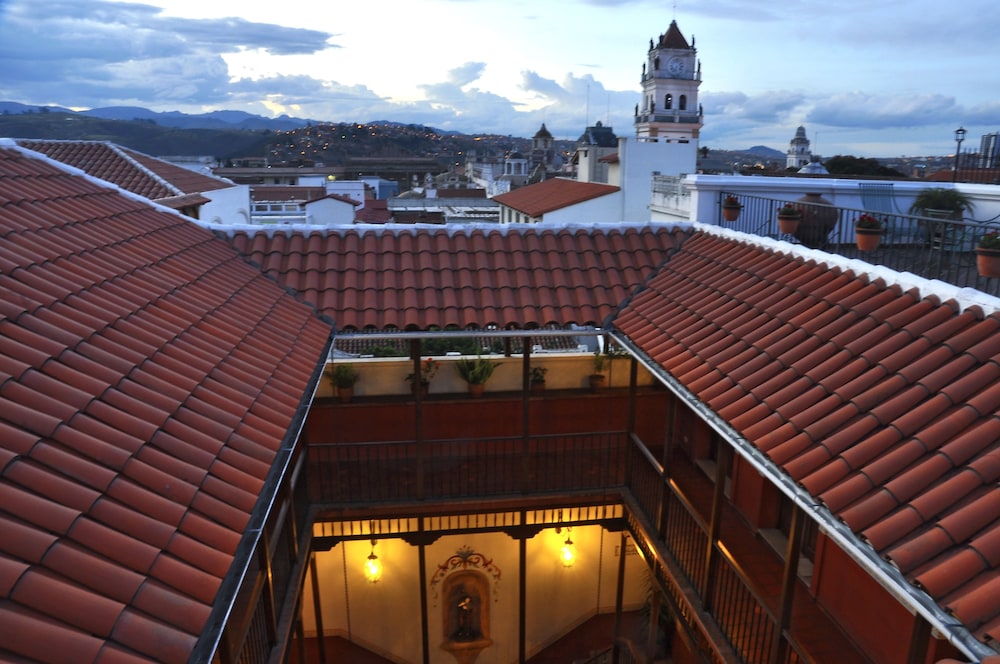 Parador Santa Maria La Real 2/36