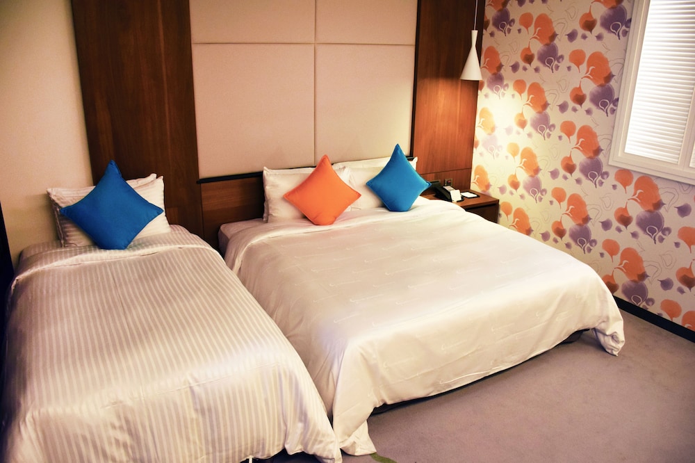 Golden Tulip Glory Fine Hotel 16/60