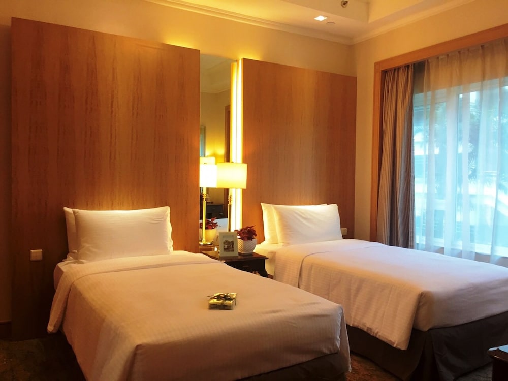 Shangri-La Apartments 20/71